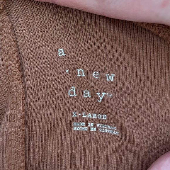 A New Day Women’s Sleeveless Cognac Orange Brown Color Top Size XL - Picture 4 of 4